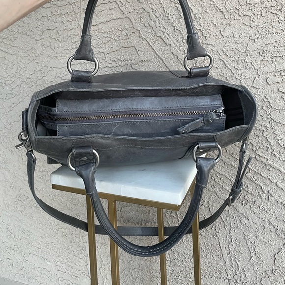 FRYE Carbon Gray Distressed Soft Leather Melissa Zip Top Crossbody Satchel Bag - Picture 7 of 17